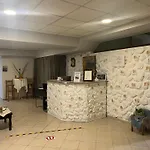 Chrysorama Rooms-golden Vision