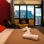 Chrysorama Rooms-golden Vision