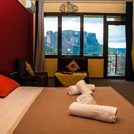 Chrysorama Rooms-golden Vision