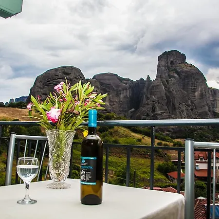 Chrysorama Rooms-golden Vision