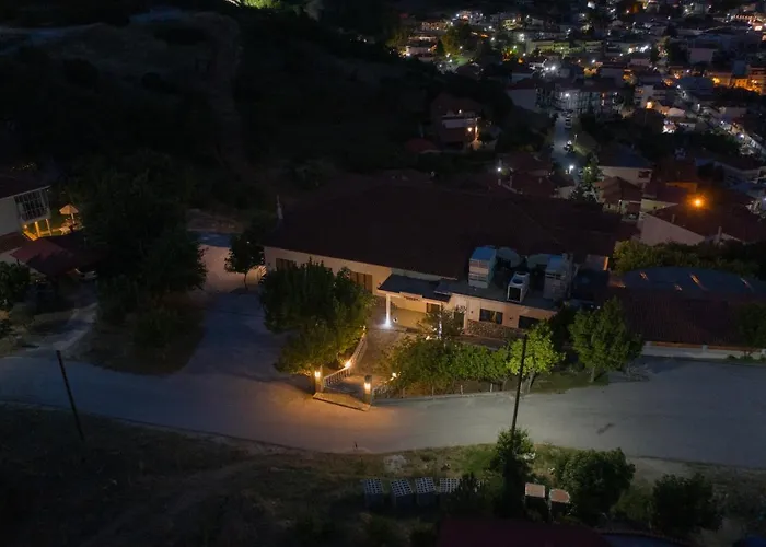 Chrysorama Rooms-golden Vision