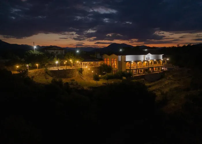 Chrysorama Rooms-golden Vision